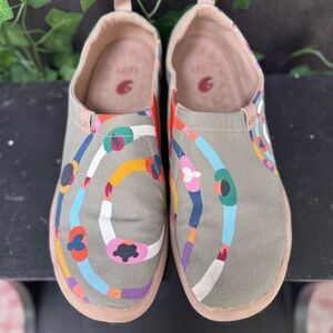 Men’s Size 10 UIN Slip On Shoes Canvas Comfortable Loafers Love Circle